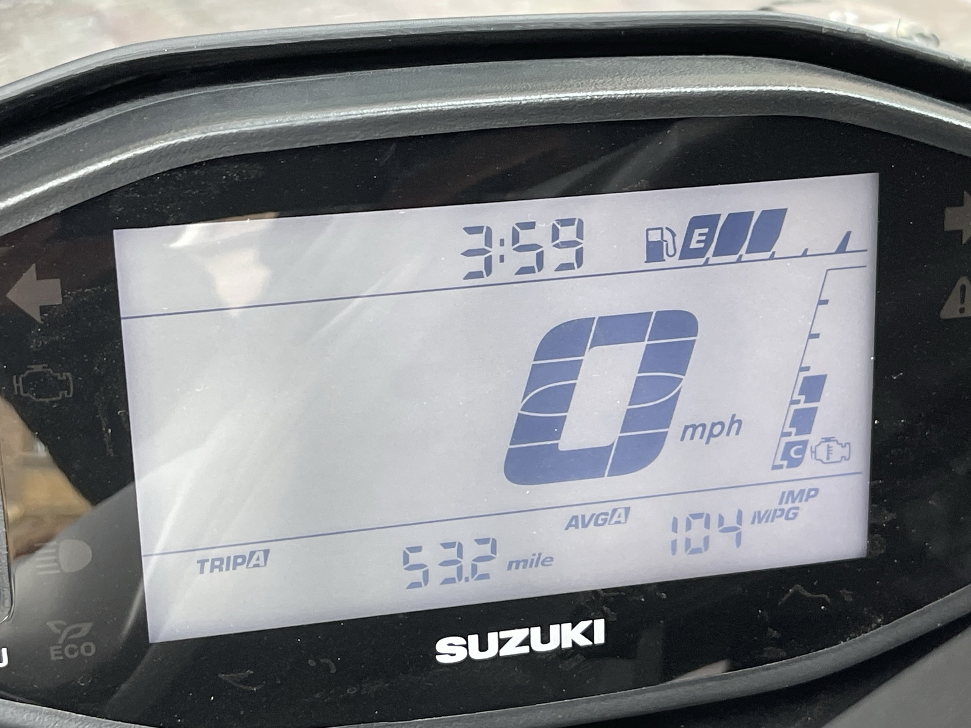 LCD dash on the Suzuki Burgman Street 125EX