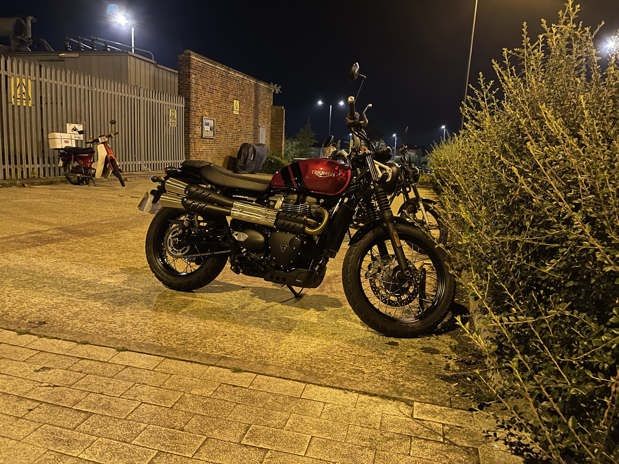 Triumph Scrambler 900 in Bury St. Edmunds with LiteLok X1