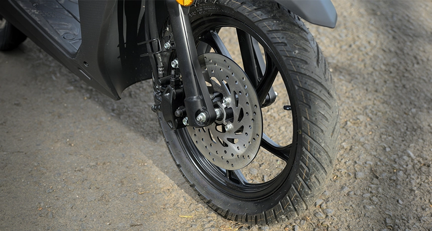 CLOSE UP WHEEL .webp