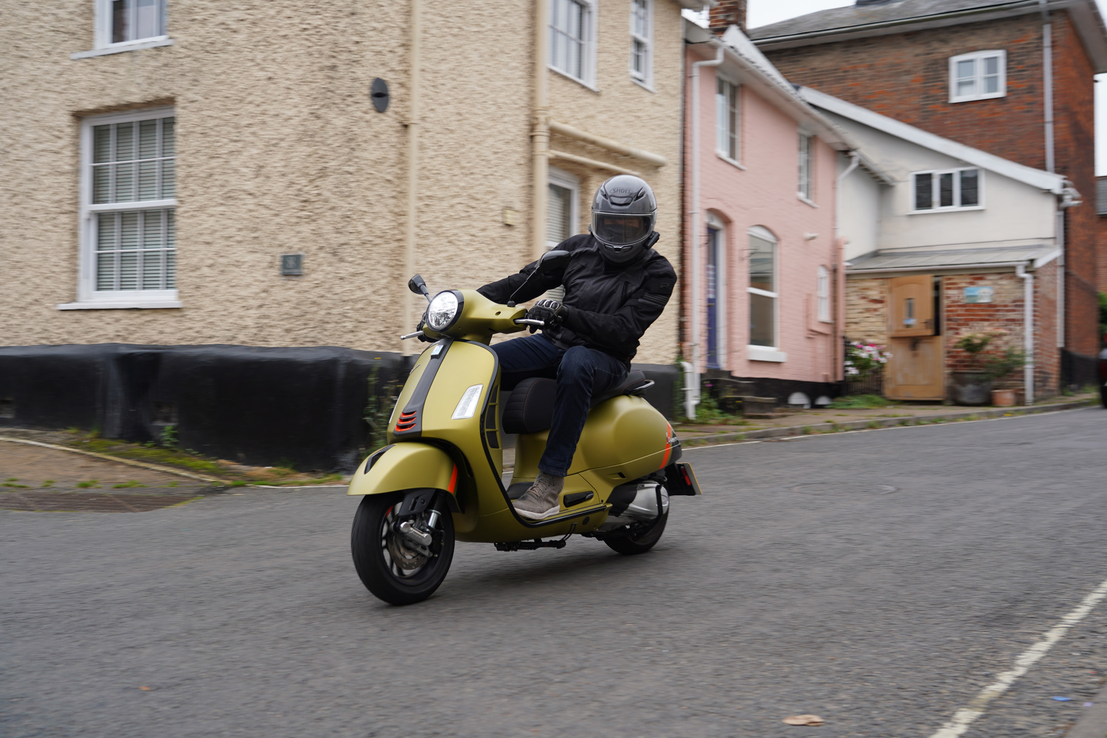 Alex on the Vespa GTS 300 Super Sport - he fits!