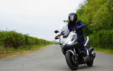 Honda ADV350 Maxi Scooter Road Test Review - Euro 5
