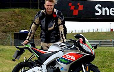 Aprilia RS 125 GP Replica Motorcycle Road Test Review - Euro 4