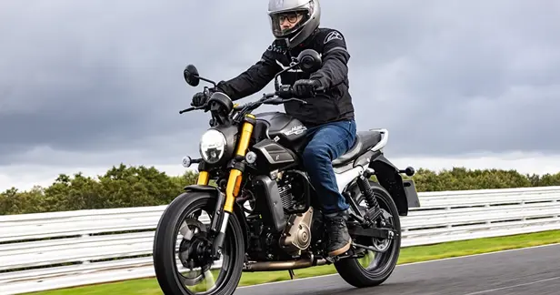 2025 Hero Hunk 440 Motorcycle Road & Track Test Review