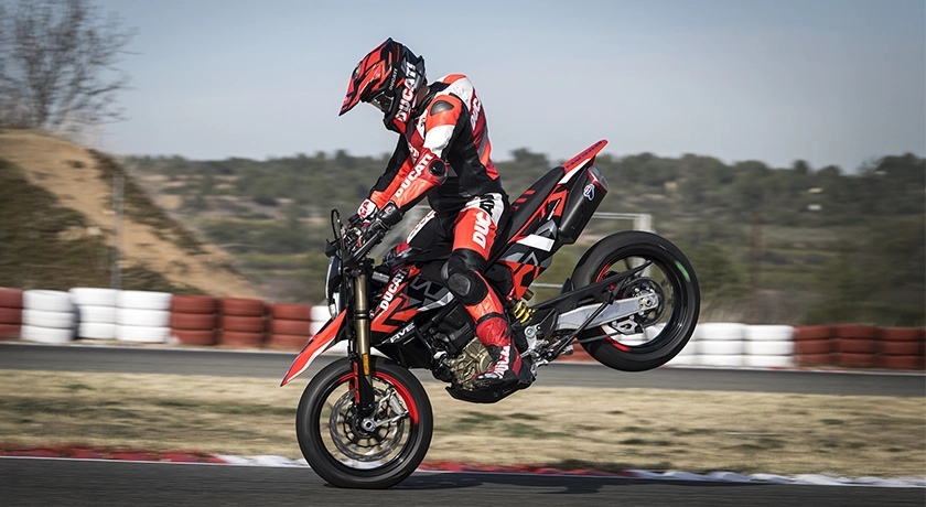 DUCATI HYPERMOTARD 698 MONO.webp