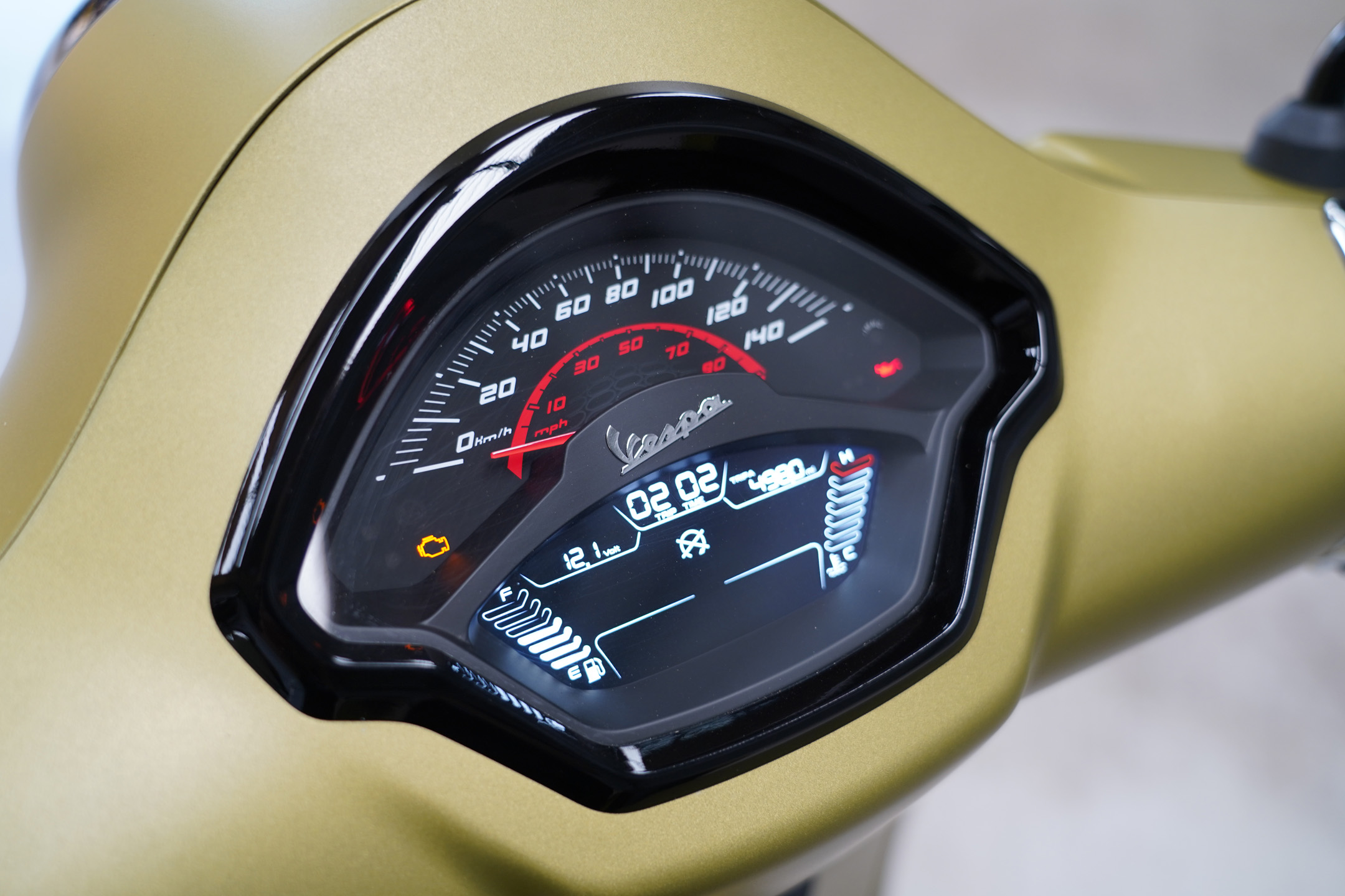 Vespa GTS 300 Super Sport 2023 dash