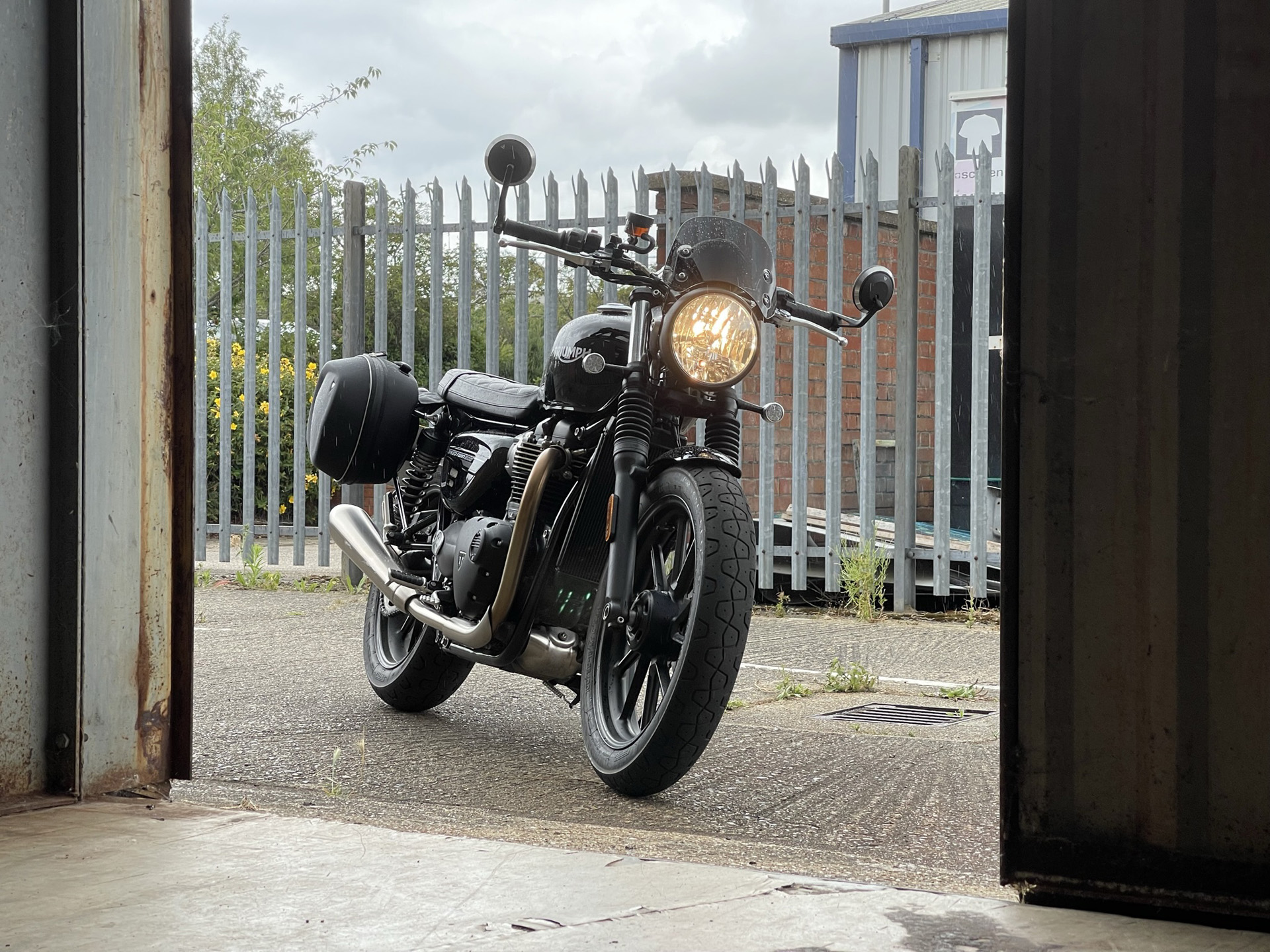 Triumph Speed Twin 900 at BikeMatters for review