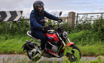 Top 10 Electric Scooters and Mopeds for 2025 | 125 equivalent