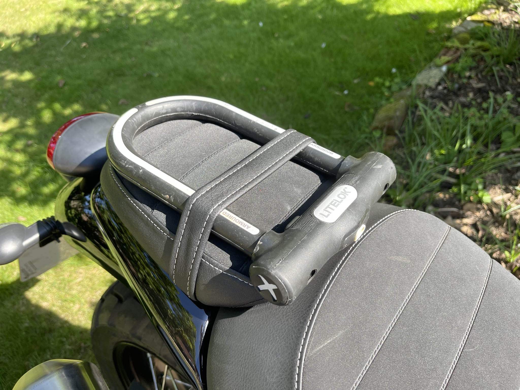 LiteLok X1 D-lock on Triumph Scrambler 900