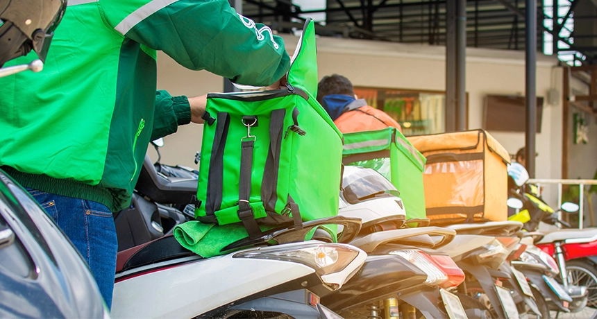 Motorbikes with top box