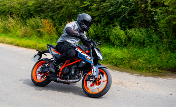 KTM 390 Duke 2024 Road Review - Premium Spec A2 Hooligan