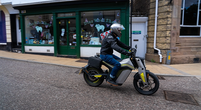 Naxeon Riding