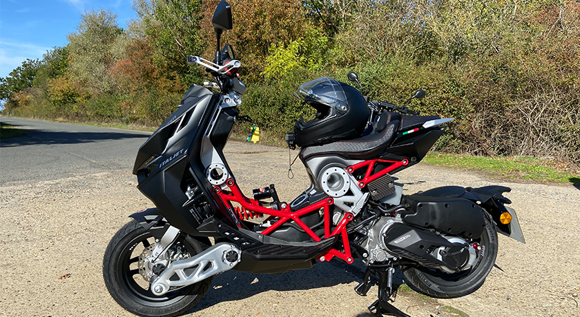Italjet Dragster 200 Scooter Road Test Review - Euro 5 - Lexham Insurance