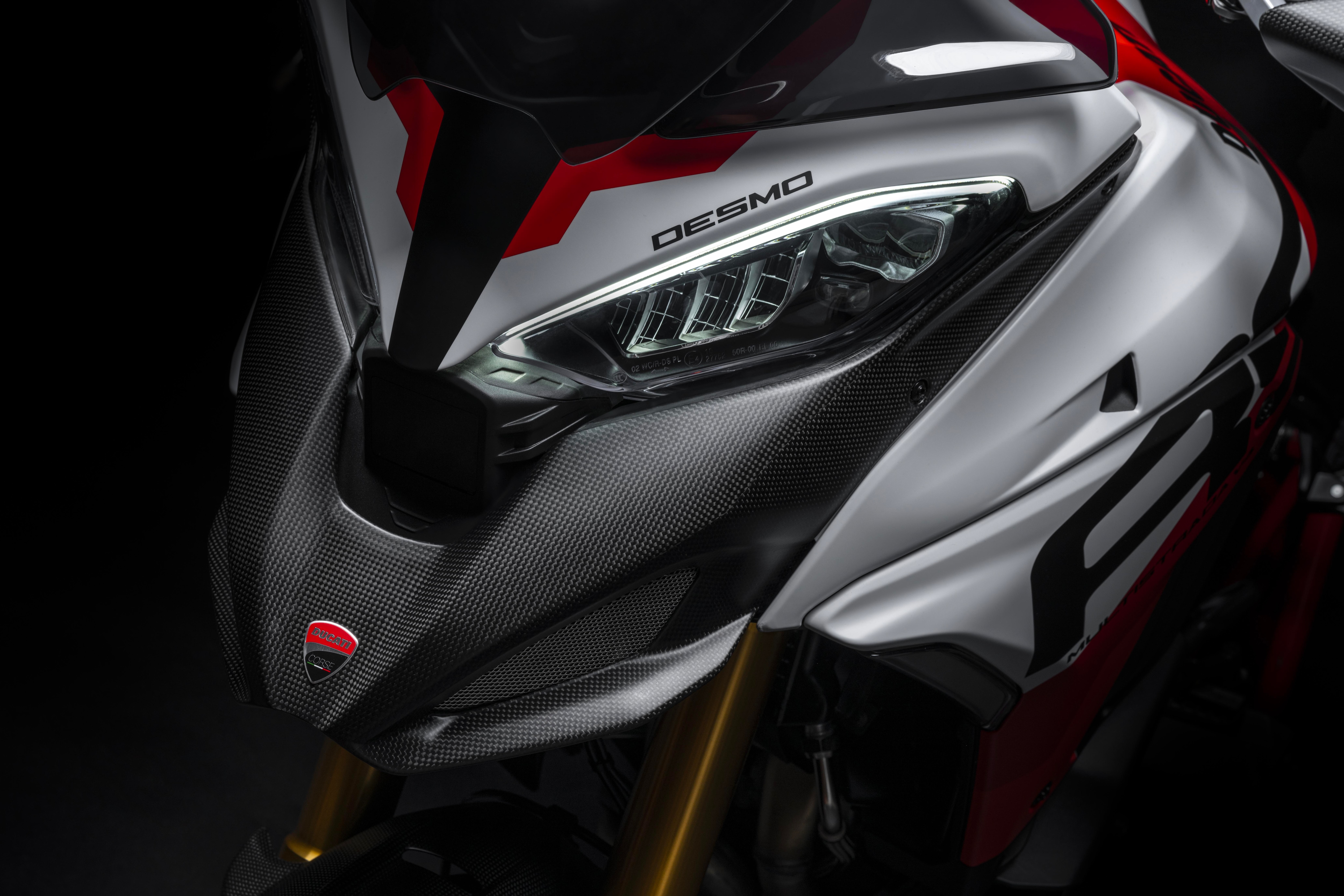 Front face of the Ducati Multistrada V4 RS 2024