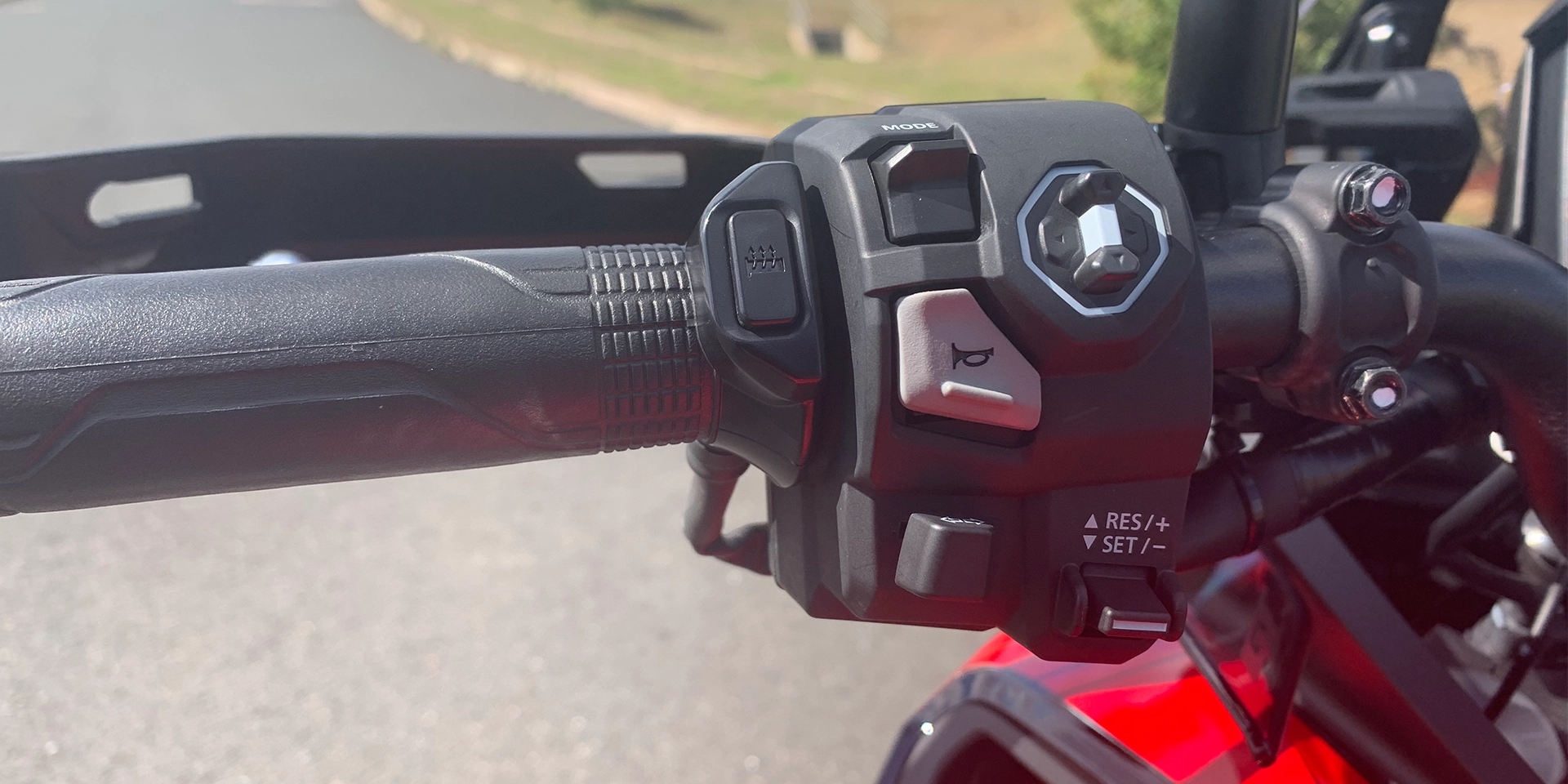 Honda CB1000GT Close Up Switchgear.webp