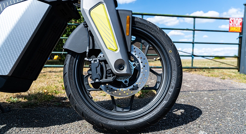 NaxeonFrontWheel.webp