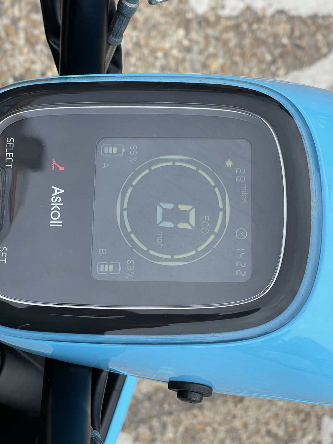 Askoll eSpro 70 dash, eco mode on, 28 miles range with 18 miles covered