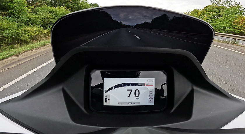 PCX125-DX-70mph.webp