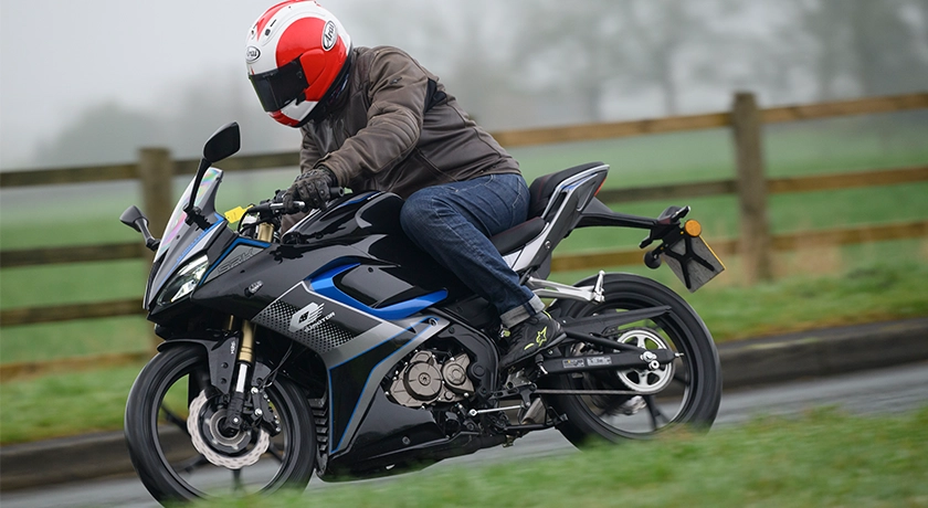 1. QJMotor SRK125R Ride on 1.webp