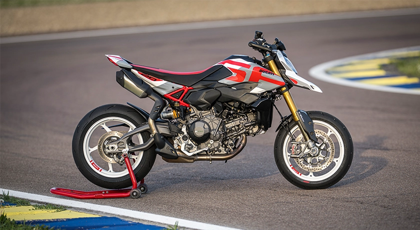 2026 DUCATI HYPERMOTARD ON SIDE STAND.webp