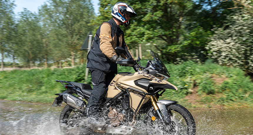 Voge DS625X on water