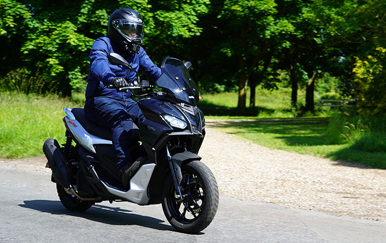 Aprilia SR GT 125 Road Test Review - Euro 5