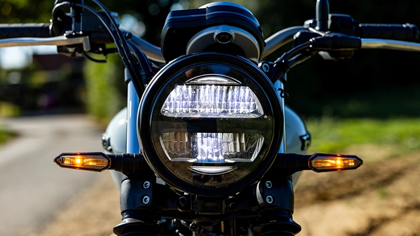 GB350S - Headlight.webp