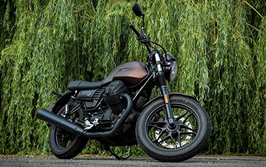 Moto Guzzi V7 III Stone (Night Pack) Motorcycle Road Test Review - Euro 5