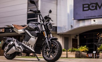 The Pros and Cons of Electric Motorcycles and Scooters