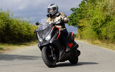 Kymco DTX360 Maxi Scooter Road Test Review - Euro 5