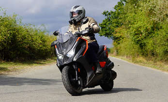 Kymco DTX360 Maxi Scooter Road Test Review - Euro 5