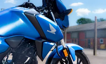 How to Ride a Motorcycle: Top 10 Tips for Beginners 2025