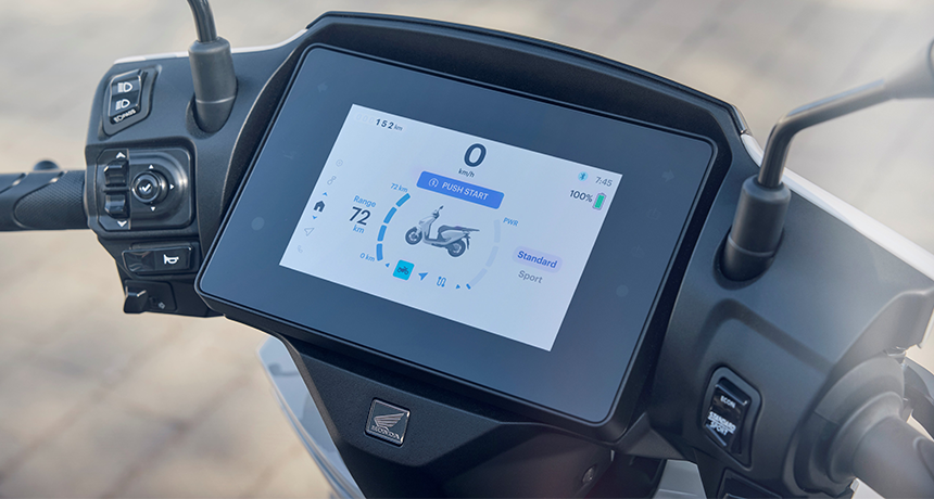 Honda CUVe: TFT display
