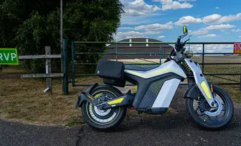 UK Electric Motorcycle Laws Explained: Licences, Insurance & EAPC Rules