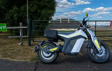 UK Electric Motorcycle Laws Explained: Licences, Insurance & EAPC Rules