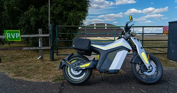 UK Electric Motorcycle Laws Explained: Licences, Insurance & EAPC Rules