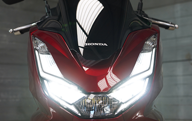 Motorcycle Maintenance: Guide to checking and changing motorcycle headlight bulbs