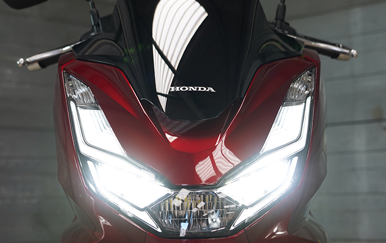 Motorcycle Maintenance: Guide to checking and changing motorcycle headlight bulbs