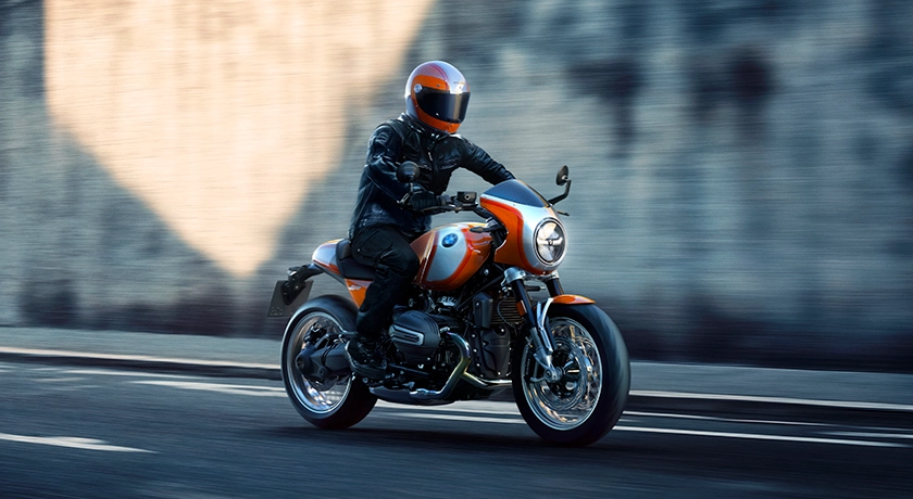 BMW R12S RIDE ON 3.webp