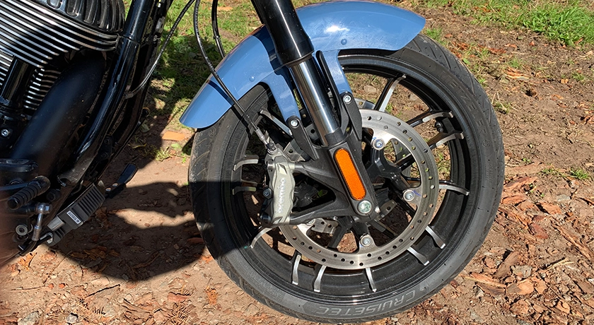 Indian Sport Chief RT Parked Up wheels & brakes 7.webp