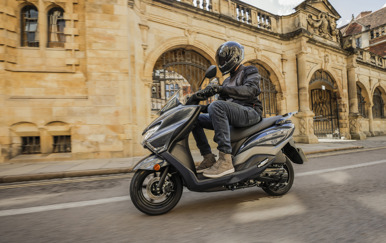 Suzuki Burgman Street 125EX (2023) 125cc Scooter Review