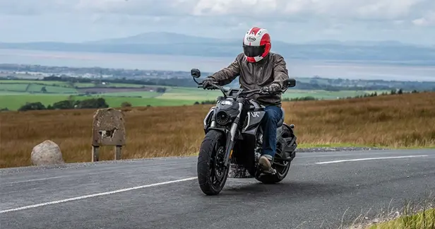 2025 Benda LFC700 Motorcycle Road Test Review
