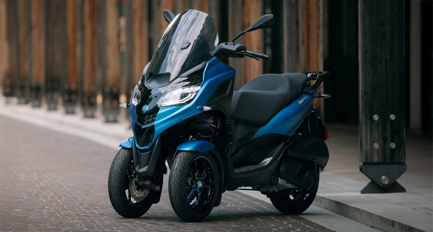 1. PIAGGIO MP3 310 .webp
