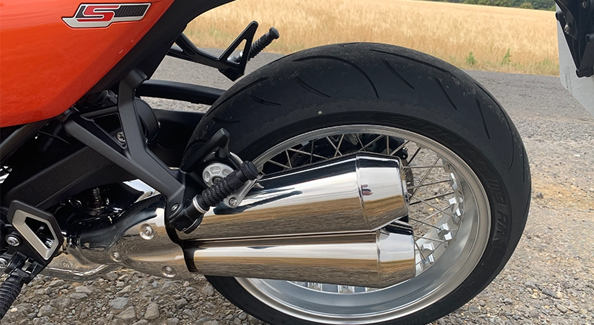 BMW R12S CLOSE UP EXHUAST 8.webp