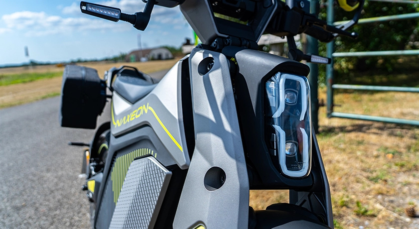 Naxeon Headlight