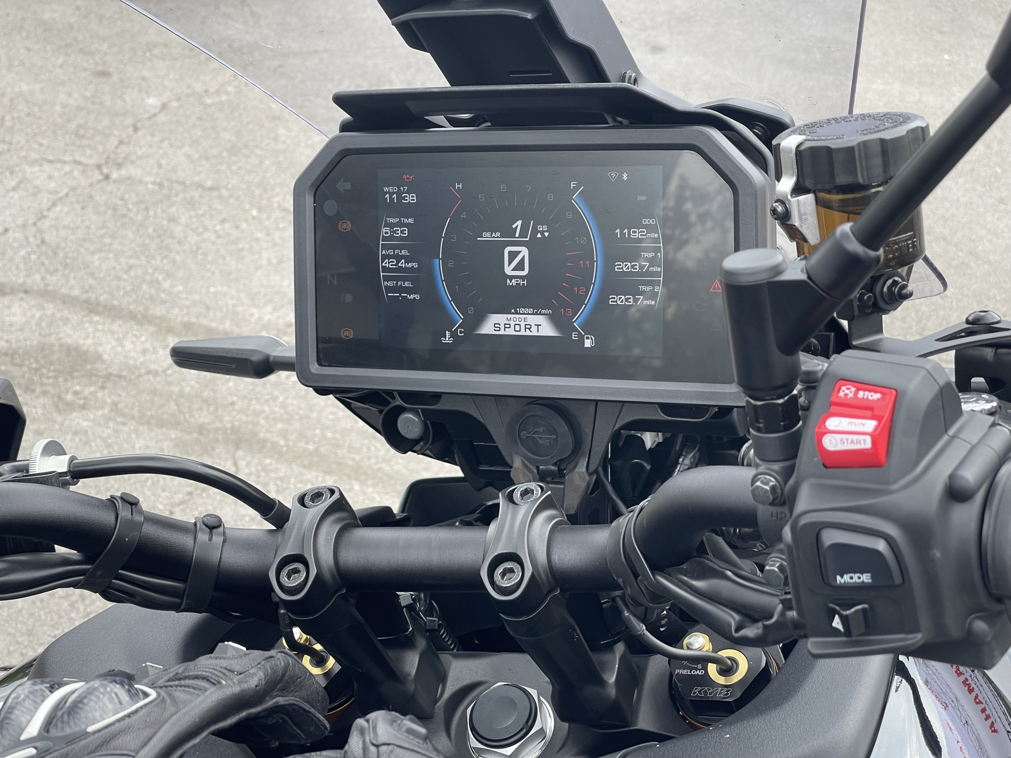 Yamaha Tracer 9 GT+ Dash and Handlebar Controls