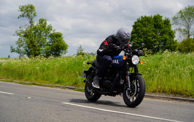 2023 Royal Enfield Hunter 350 Review | Simple Motorcycling Fun.