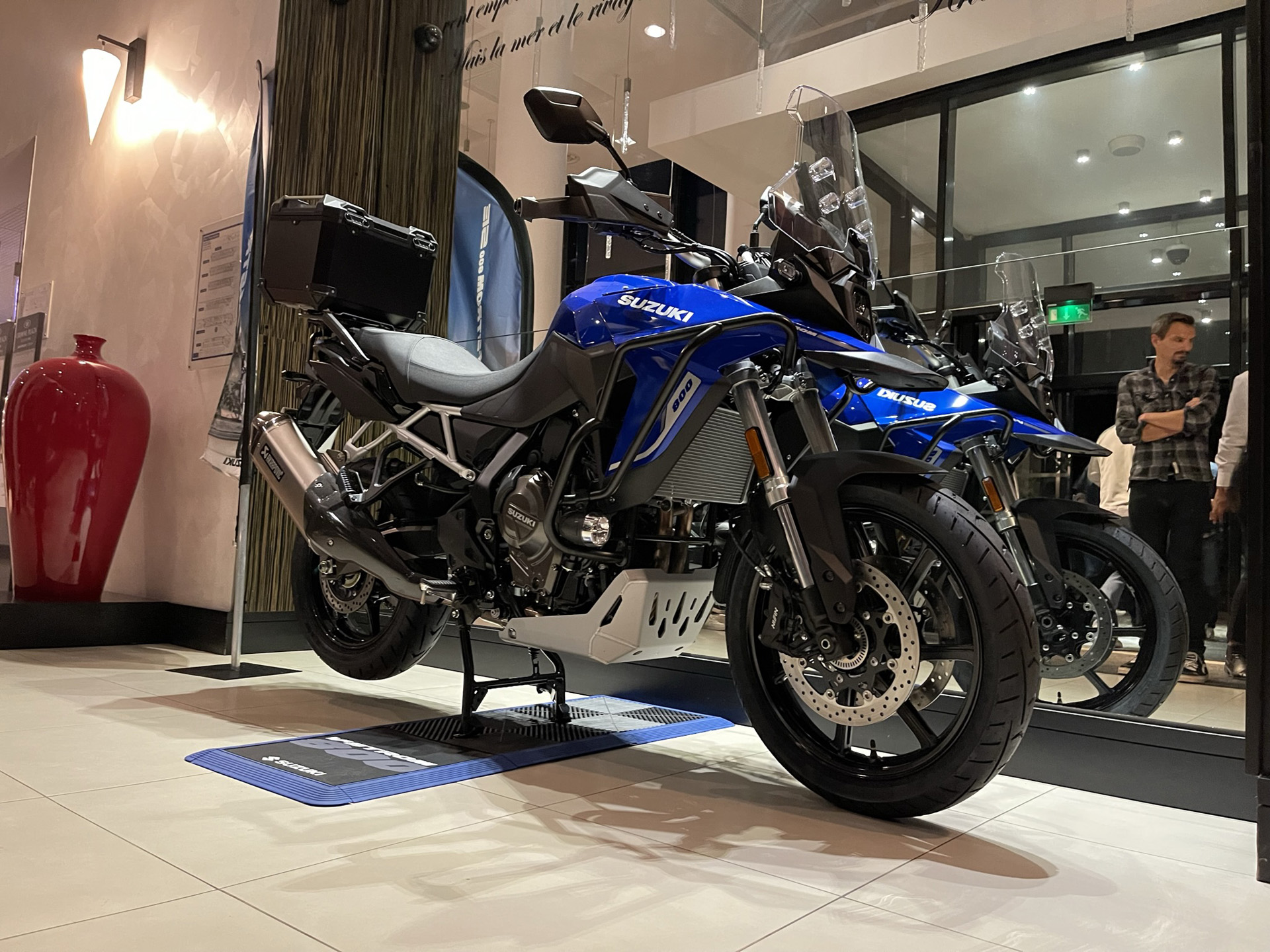 Suzuki V-Strom 800RE with some accessory options