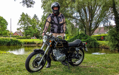 AJS Cadwell Clubman 125 Motorcycle Road Test Review - Euro 4