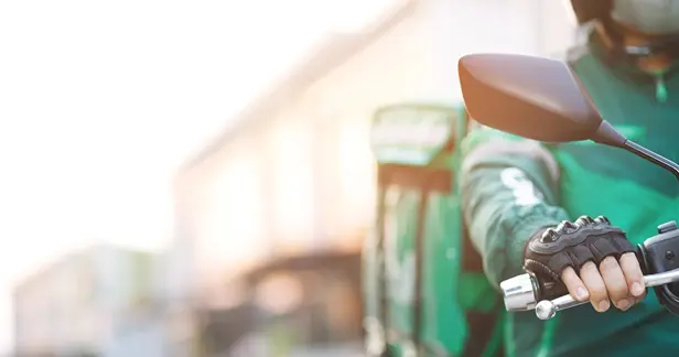 How much do Deliveroo riders make in the UK?