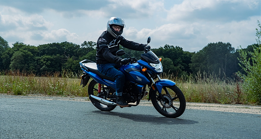 honda cb125f commuting pic .webp